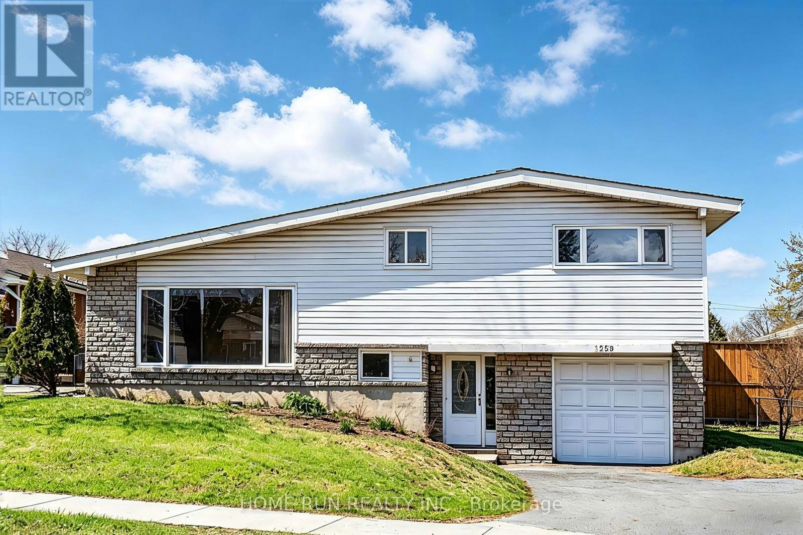 1259 Meadowlands Drive E, Ottawa, ON, K2E 6K4