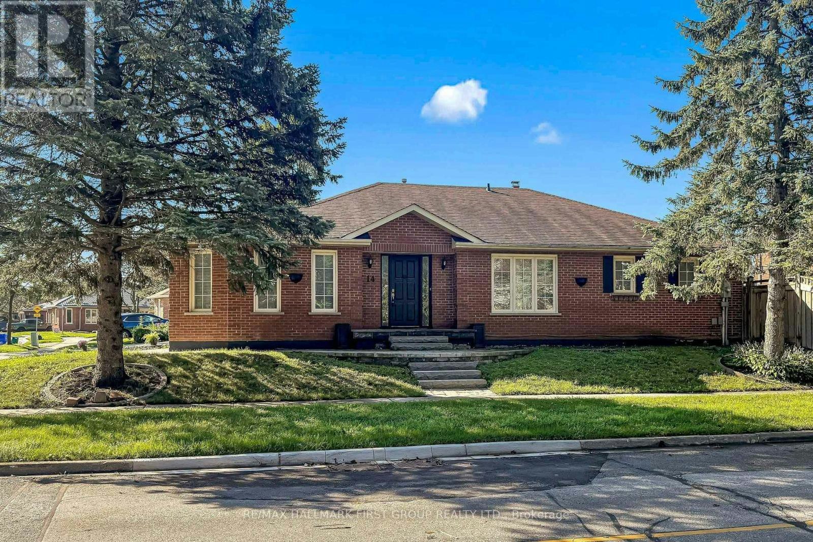 14 Martinet Street, Whitby, ON, L1N 8K8 - 2