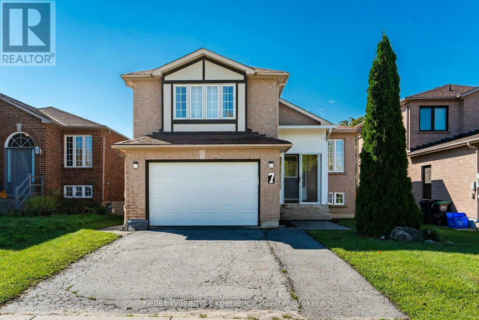 7 Golds Crescent, Barrie, ON, L4N 8R2