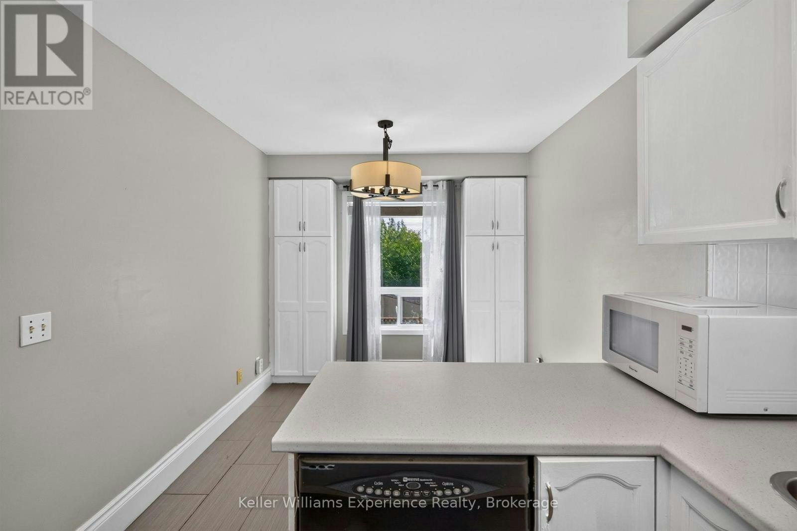 7 Golds Crescent, Barrie, ON, L4N 8R2 - 8