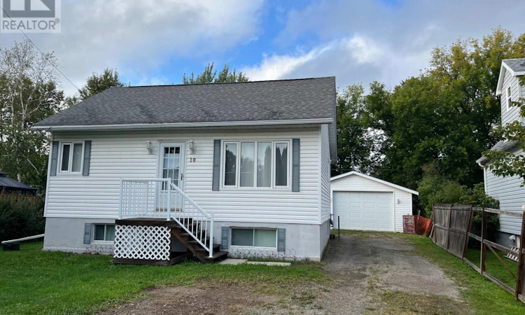 10 Spruce Road