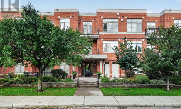 103-950 Marguerite Avenue
