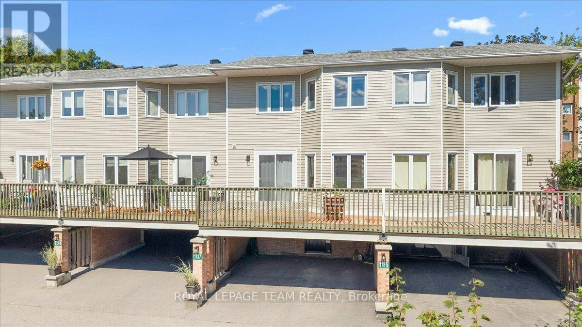 1137 Chimney Hill Way, Ottawa, ON, K1J 8Z7