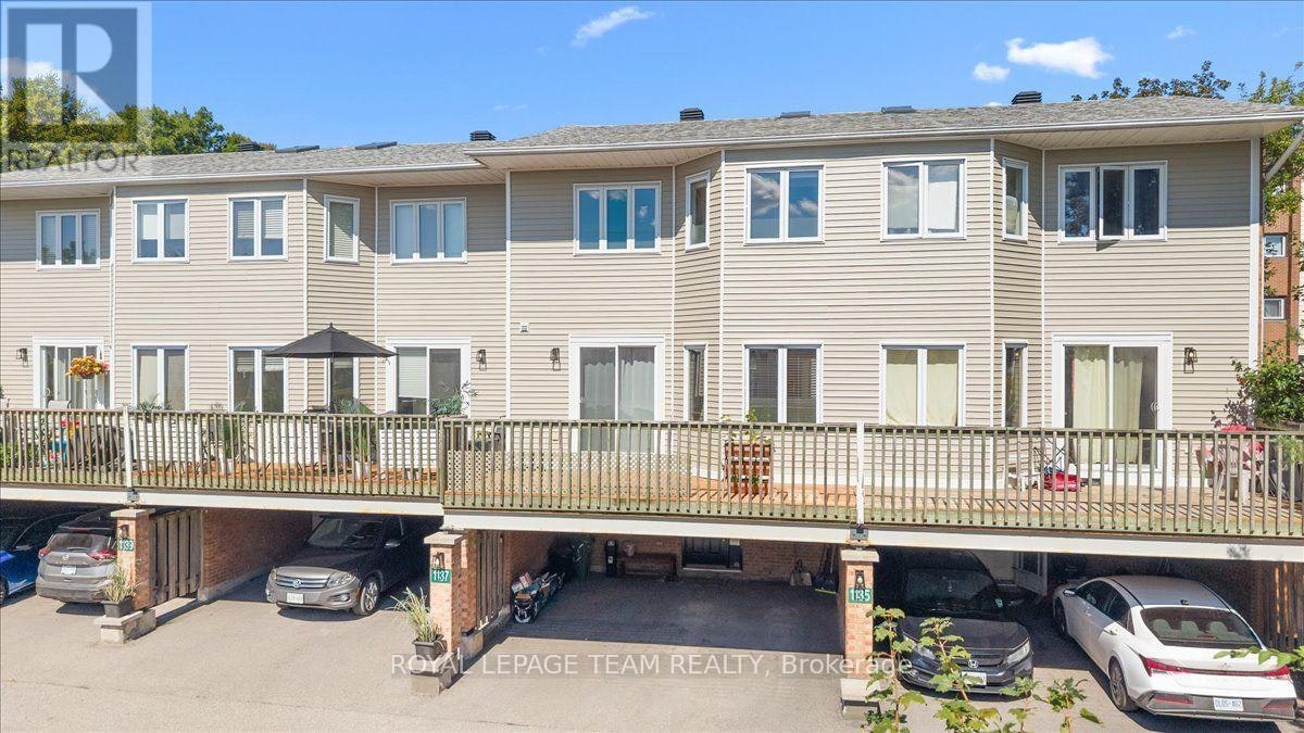 1137 Chimney Hill Way, Ottawa, ON, K1J 8Z7