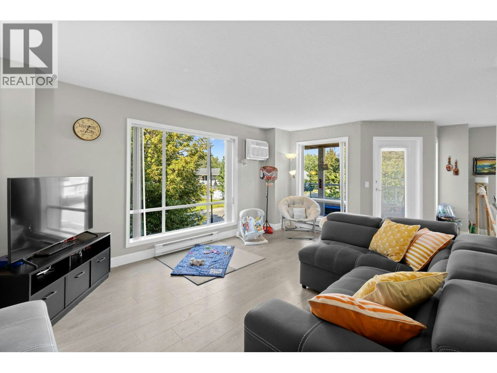 212-727 Houghton Road, Kelowna, BC, V1X 7J7