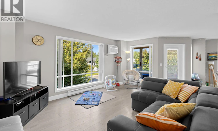 212-727 Houghton Road
