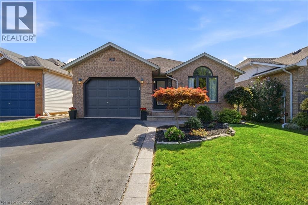 28 Colonial Crescent, Grimsby, ON, L3M 5H3