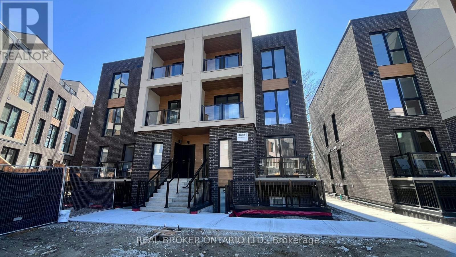 11-170 Clonmore Drive, Toronto, ON, M1N 1Y1