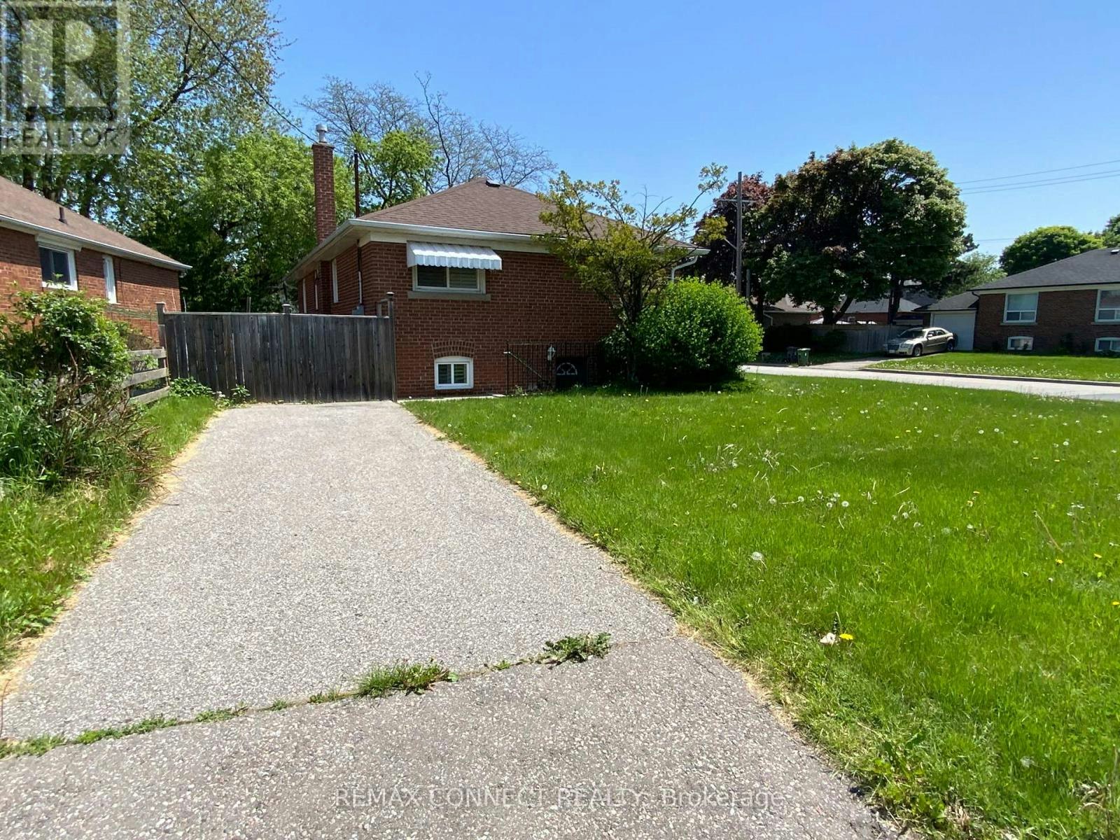 C-BSMT 2 Bdrm Kellyvale Road, Toronto, ON, M1R 3M3 - 3