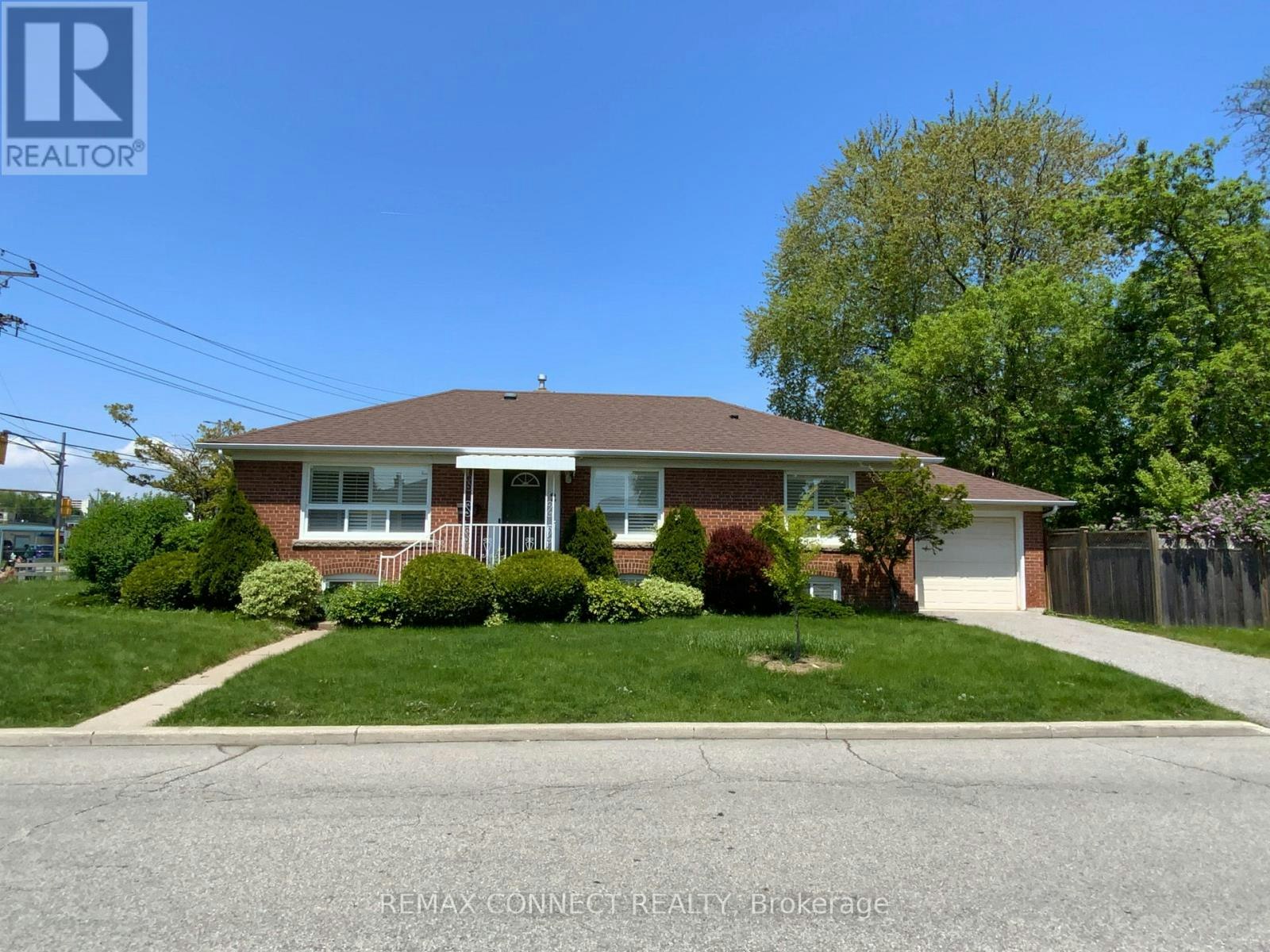 C-BSMT 2 Bdrm Kellyvale Road, Toronto, ON, M1R 3M3