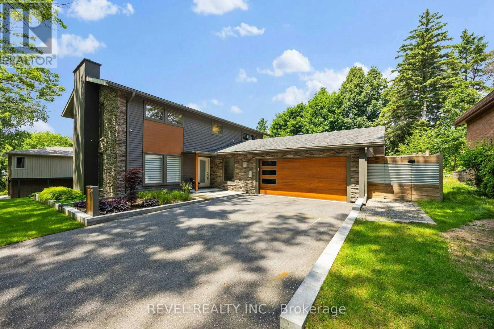 10 Shoreview Drive, Barrie, ON, L4M 1G1
