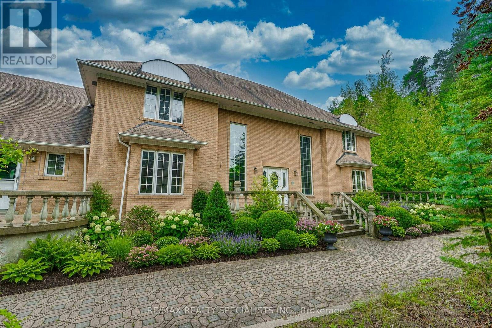 11 Prince Andrew Drive, Caledon, ON, L7C 1G2