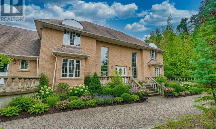 11 Prince Andrew Drive
