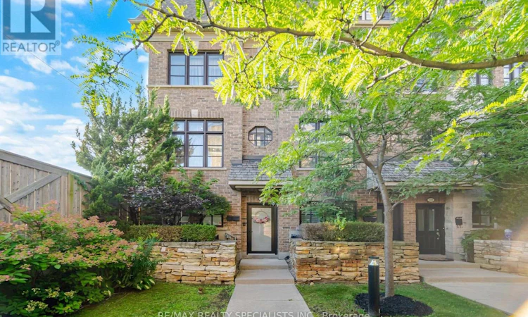 112-1812 Burnhamthorpe Road E