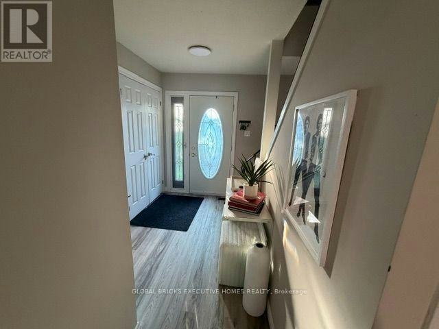 3232 Ulman Road, Oakville, ON, L6L 5T1 2