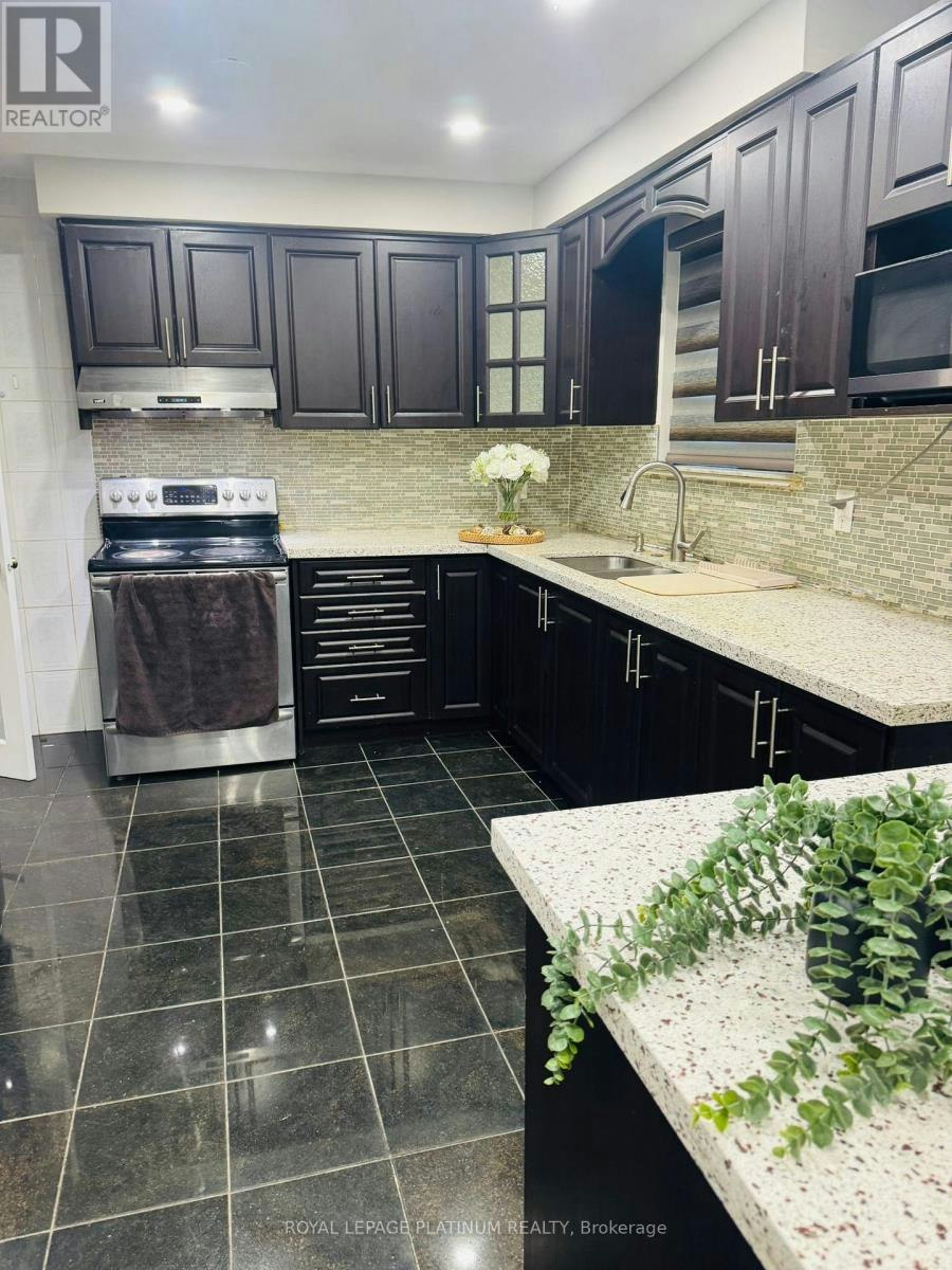 7073 Magic Court, Mississauga, ON, L4T 3A2 - 10