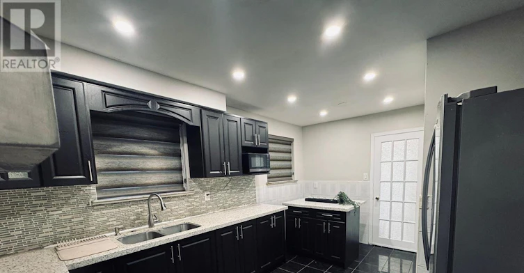 7073 Magic Court, Mississauga, ON, L4T 3A2 - 9