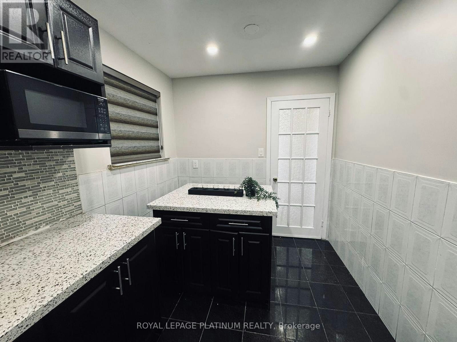 7073 Magic Court, Mississauga, ON, L4T 3A2 - 12