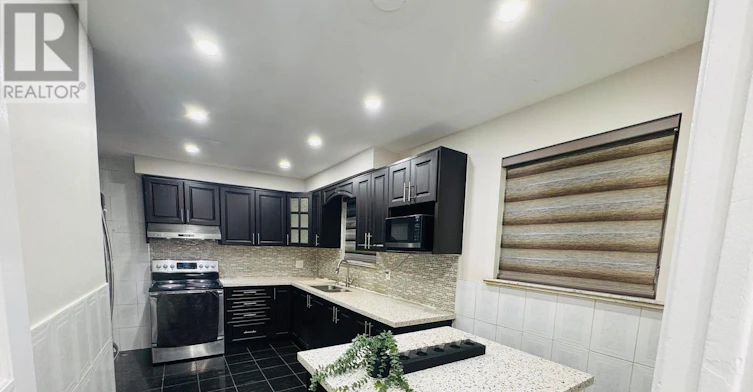 7073 Magic Court, Mississauga, ON, L4T 3A2 - 11