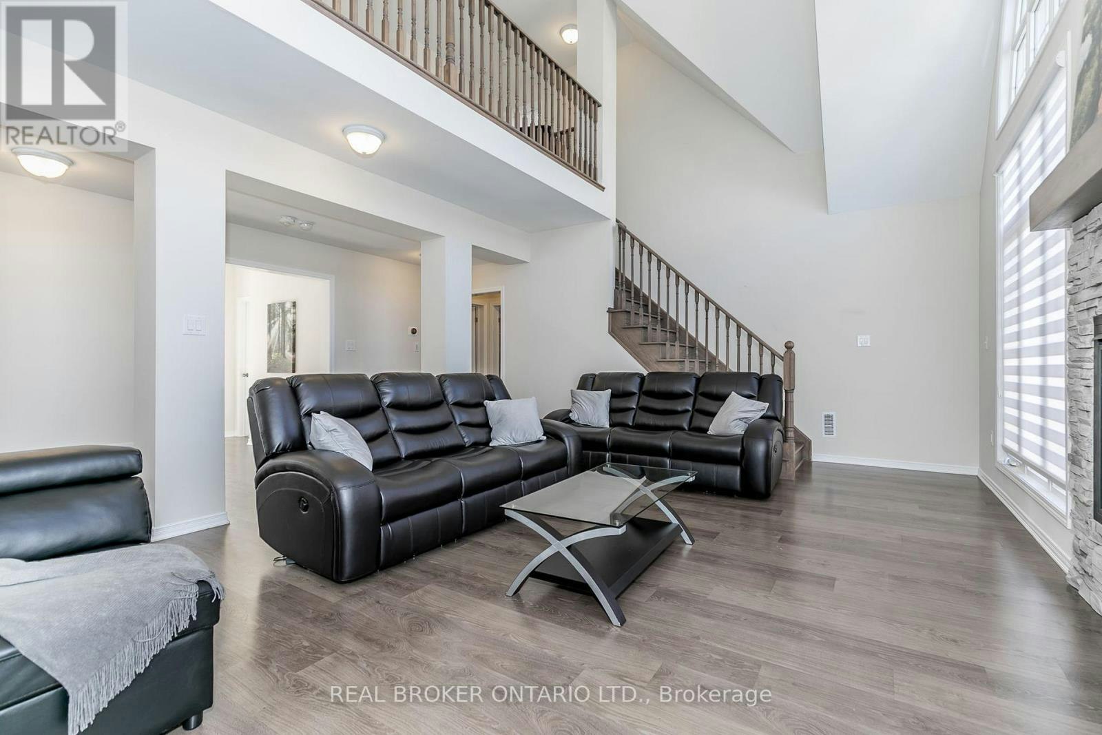 47 Marina Village Drive, Georgian Bay, ON, L0K 1S0 - 8