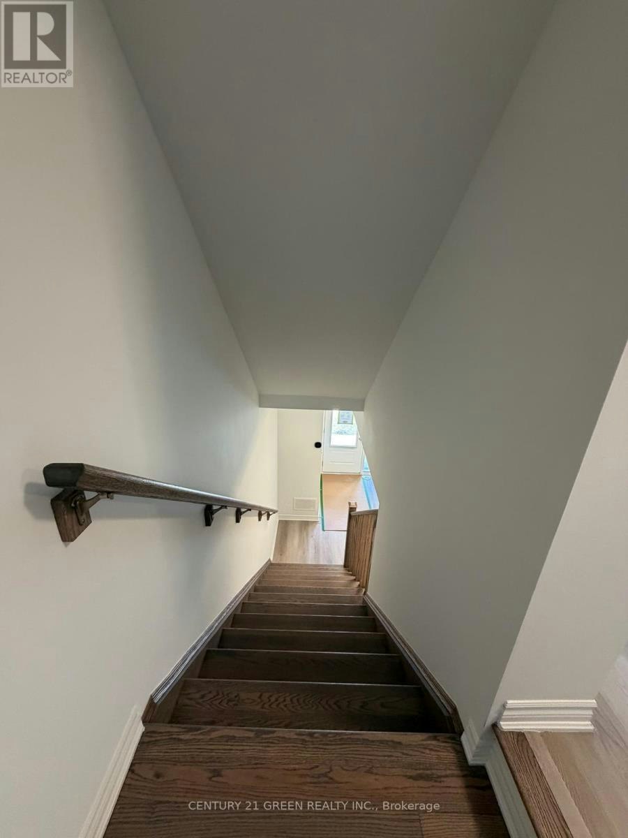 32 Canyon Hill Drive, Kitchener, ON, N2R 0V9 - 5