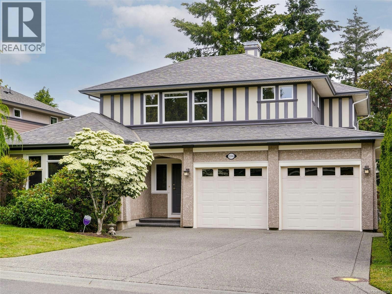 2286 Hazelton Place, Saanich, BC, V8N 5C3