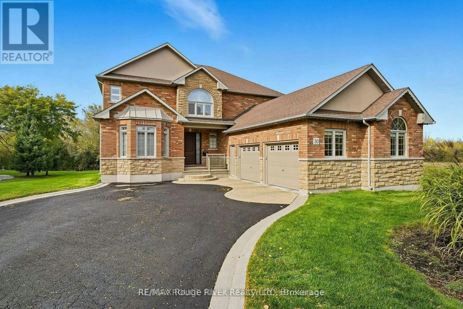 30 Hanover Court, Whitby, ON, L1N 7J2