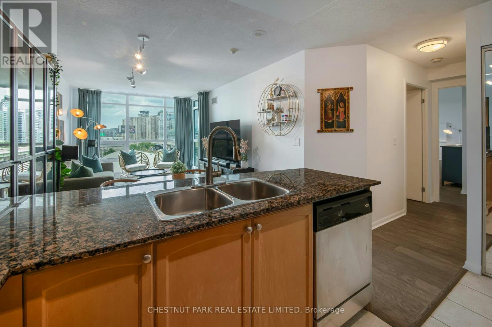 1110-231 Fort York Boulevard, Toronto, ON, M5V 1B2 - 9