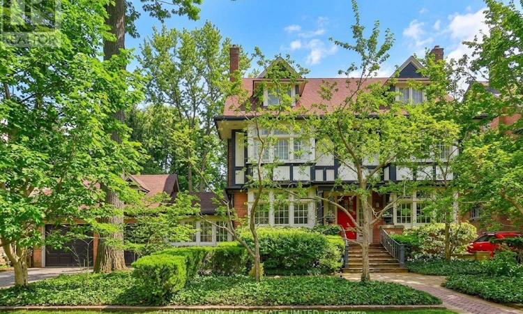 127 Roxborough Drive