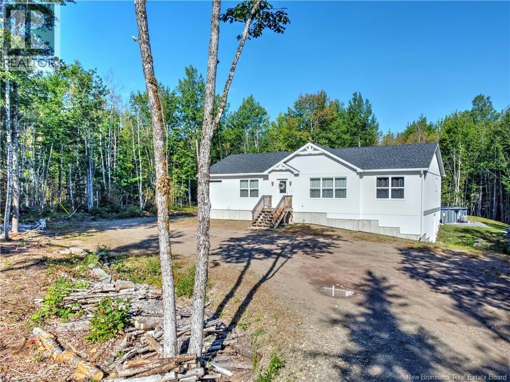 124 Diamond Square Road, Fredericton Junction, NB, E5L 1V3