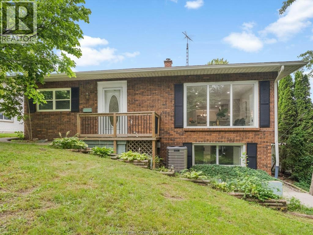 1838 Seacliff Drive, Kingsville, ON, N9Y 2M6