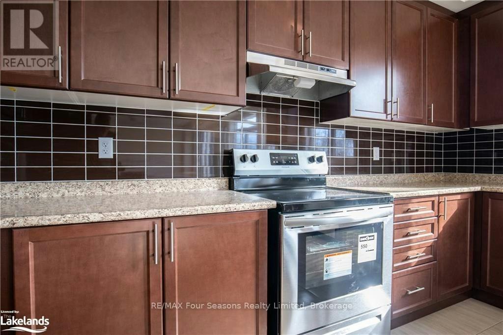 UPPER-90 Kirby Avenue, Collingwood, ON, L9Y 5H5 - 12