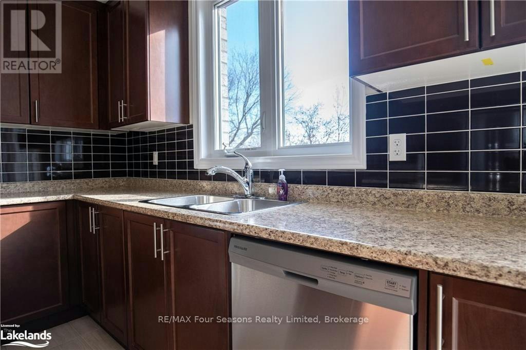 UPPER-90 Kirby Avenue, Collingwood, ON, L9Y 5H5 - 13