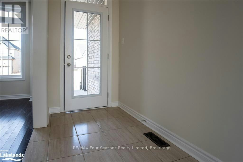 UPPER-90 Kirby Avenue, Collingwood, ON, L9Y 5H5 - 3