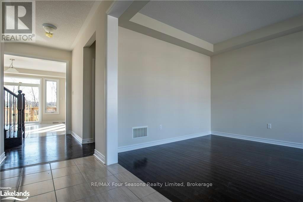 UPPER-90 Kirby Avenue, Collingwood, ON, L9Y 5H5 - 5