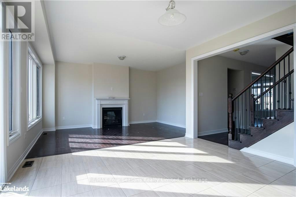UPPER-90 Kirby Avenue, Collingwood, ON, L9Y 5H5 - 15
