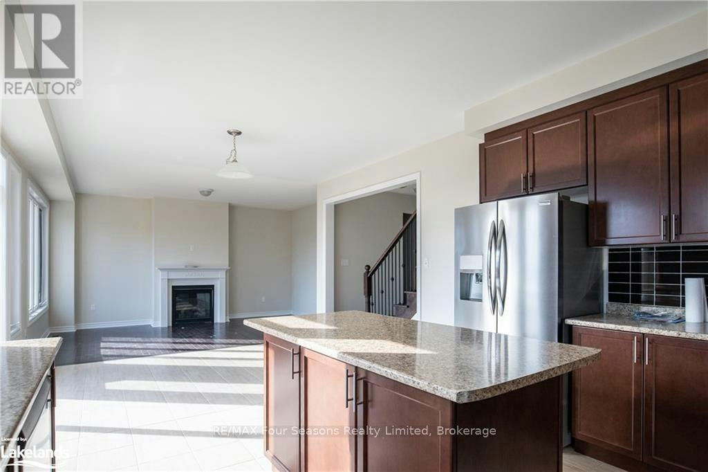 UPPER-90 Kirby Avenue, Collingwood, ON, L9Y 5H5 - 14