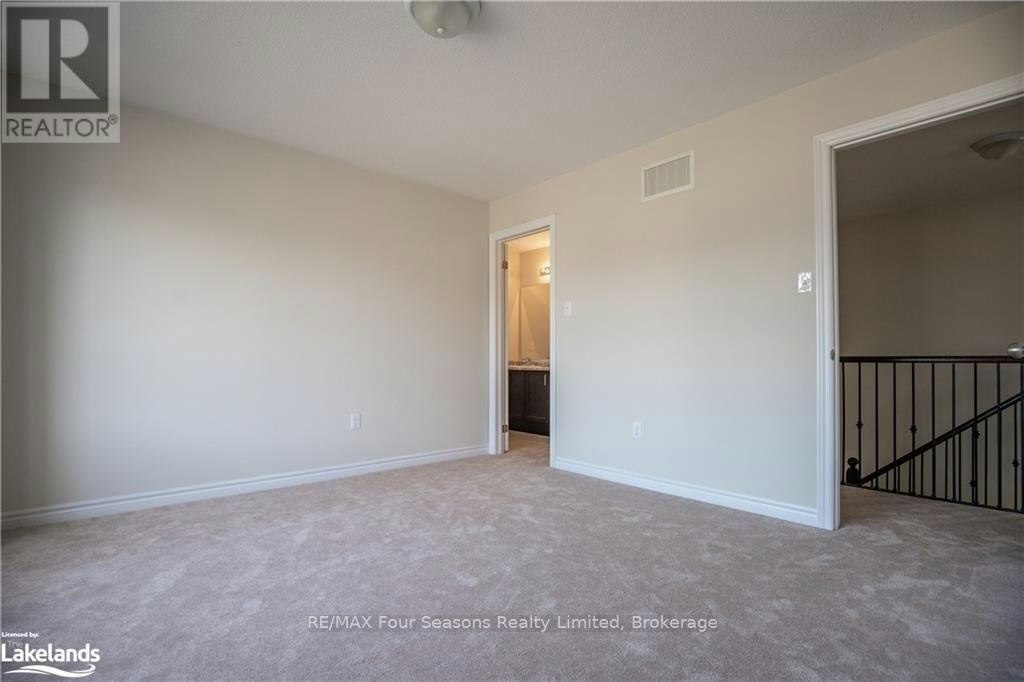 UPPER-90 Kirby Avenue, Collingwood, ON, L9Y 5H5 - 32