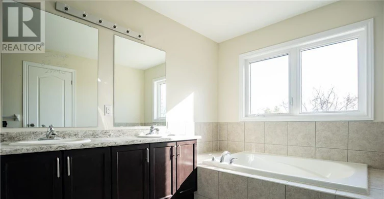 UPPER-90 Kirby Avenue, Collingwood, ON, L9Y 5H5 - 27