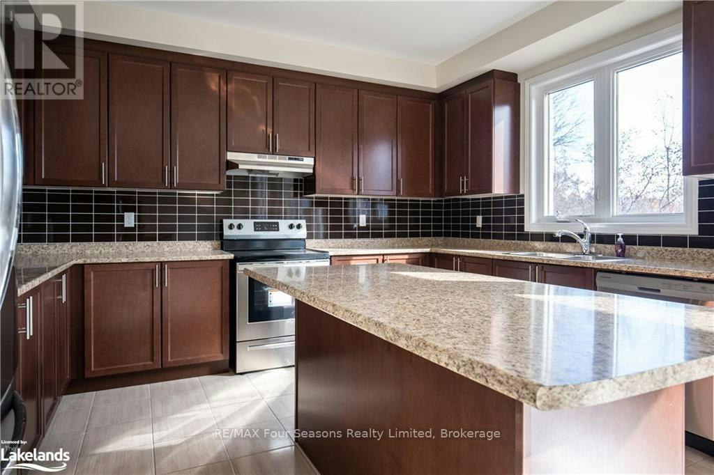 UPPER-90 Kirby Avenue, Collingwood, ON, L9Y 5H5 - 10