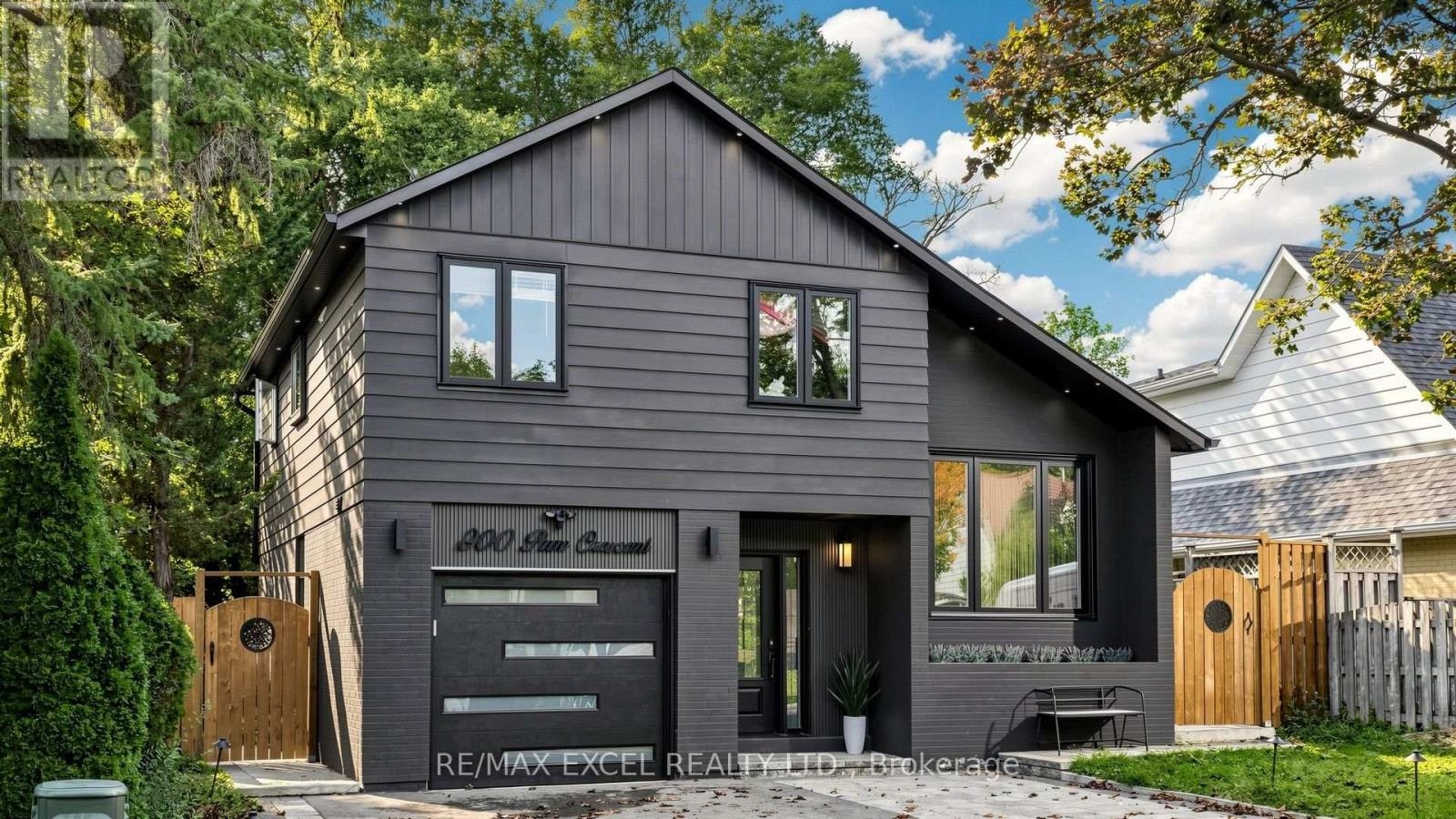800 Pam Crescent, Newmarket, ON, L3Y 5B6