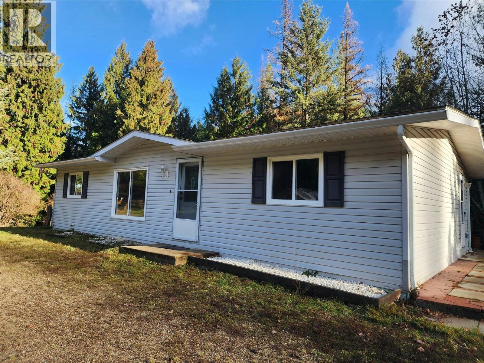 1531 Mountain Ridge Road, Pass Creek, BC, V1N 4S2