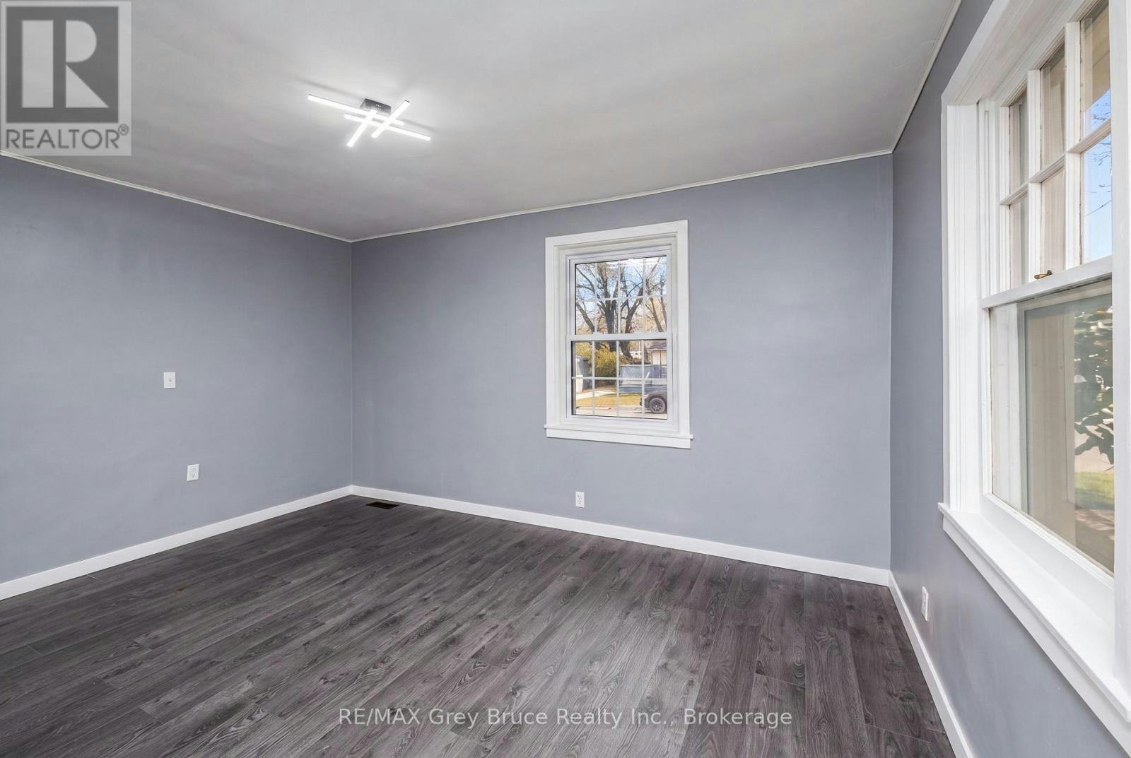 701 5th Street E, Owen Sound, ON, N4K 1E4 - 6