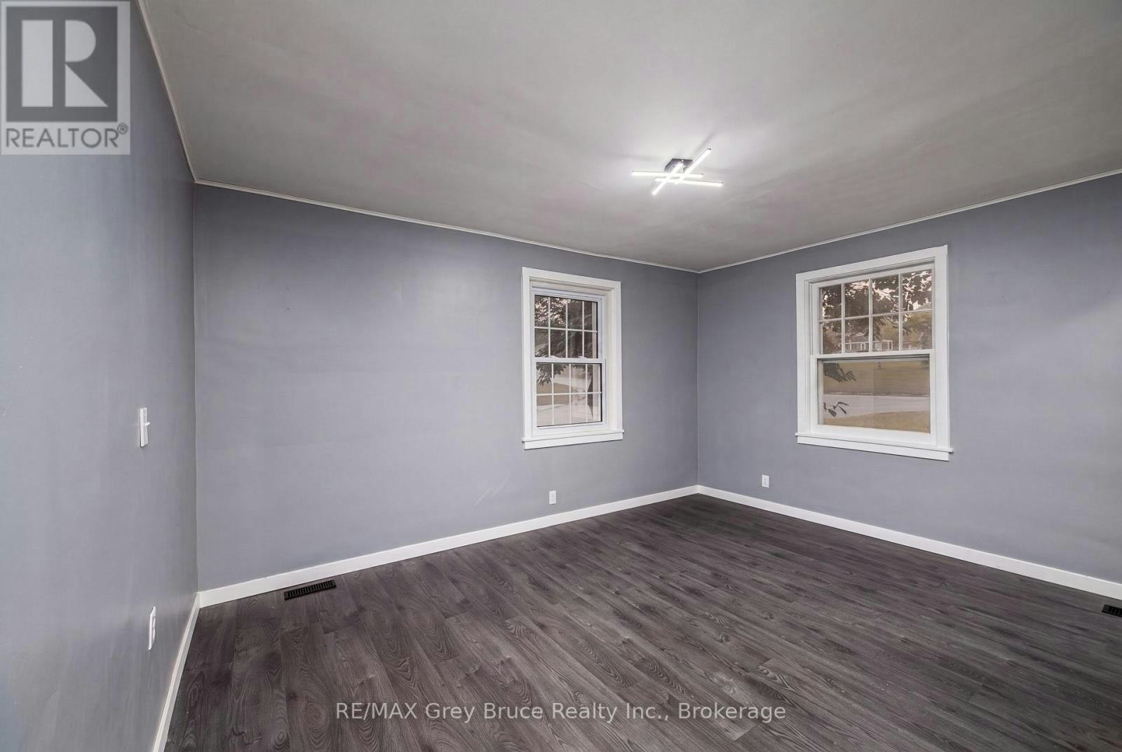 701 5th Street E, Owen Sound, ON, N4K 1E4 - 5