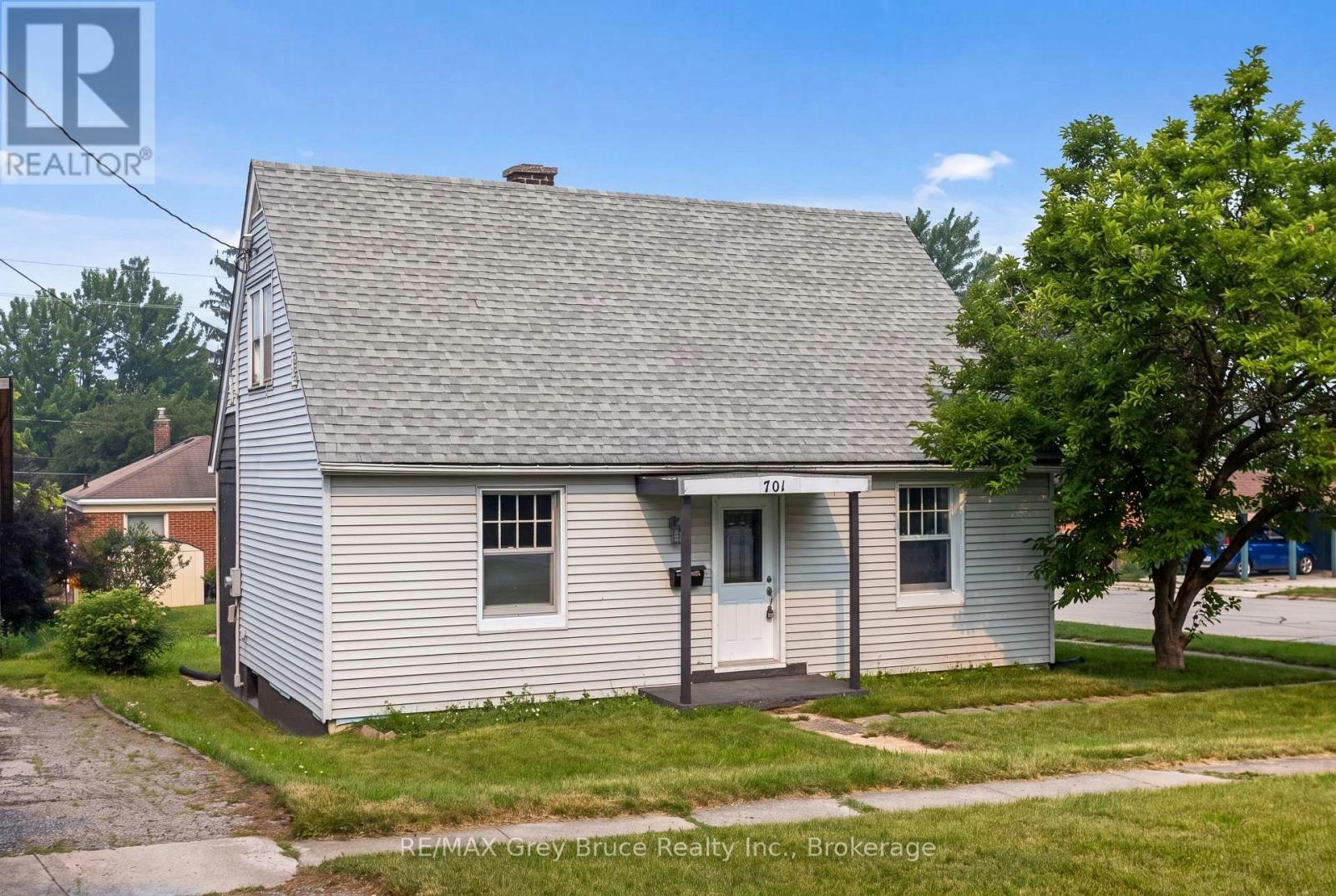 701 5th Street E, Owen Sound, ON, N4K 1E4 - 2