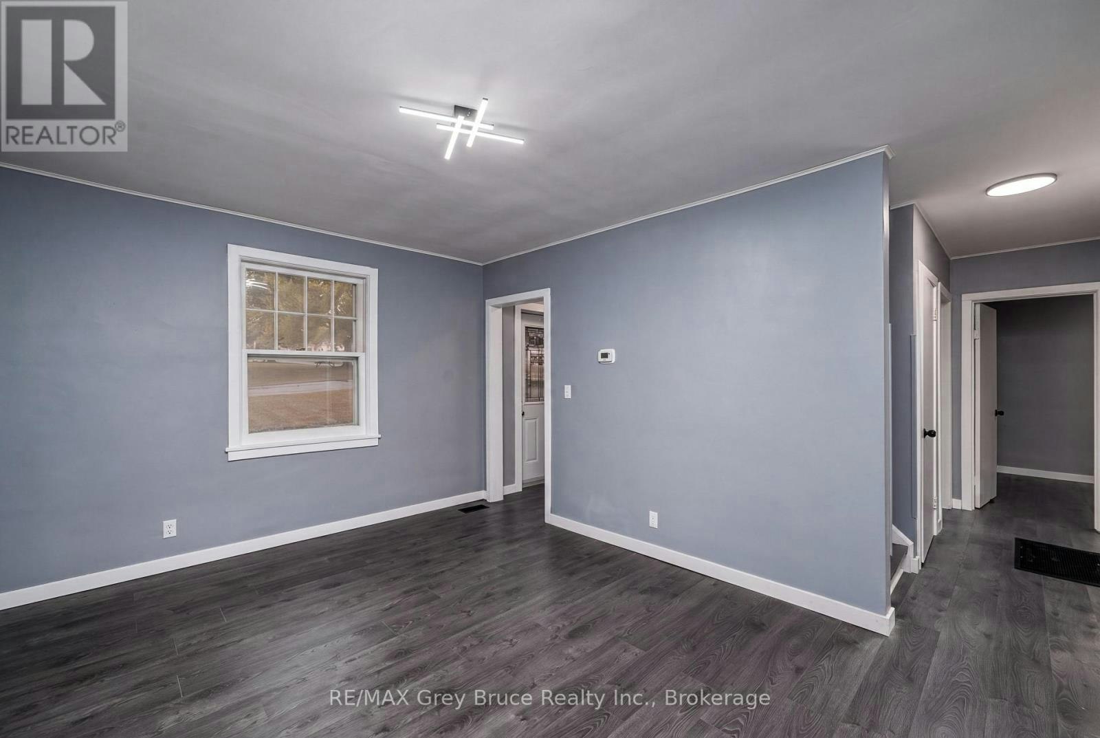 701 5th Street E, Owen Sound, ON, N4K 1E4 - 7