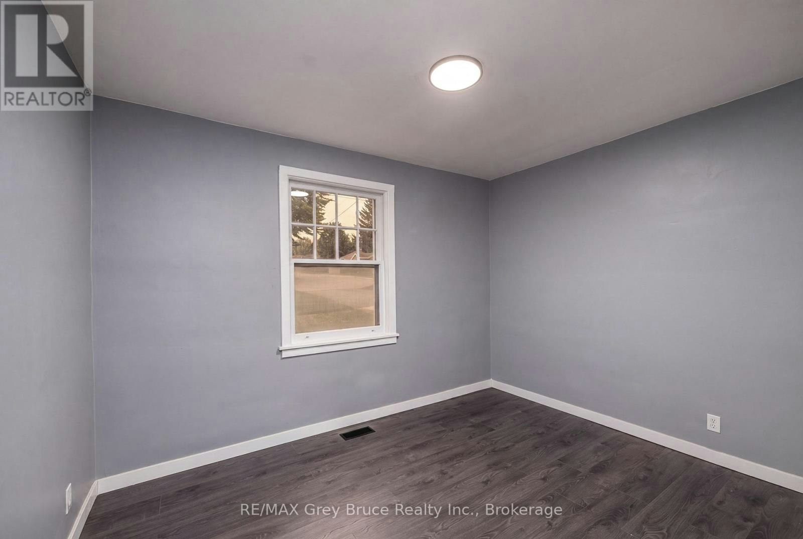 701 5th Street E, Owen Sound, ON, N4K 1E4 - 12