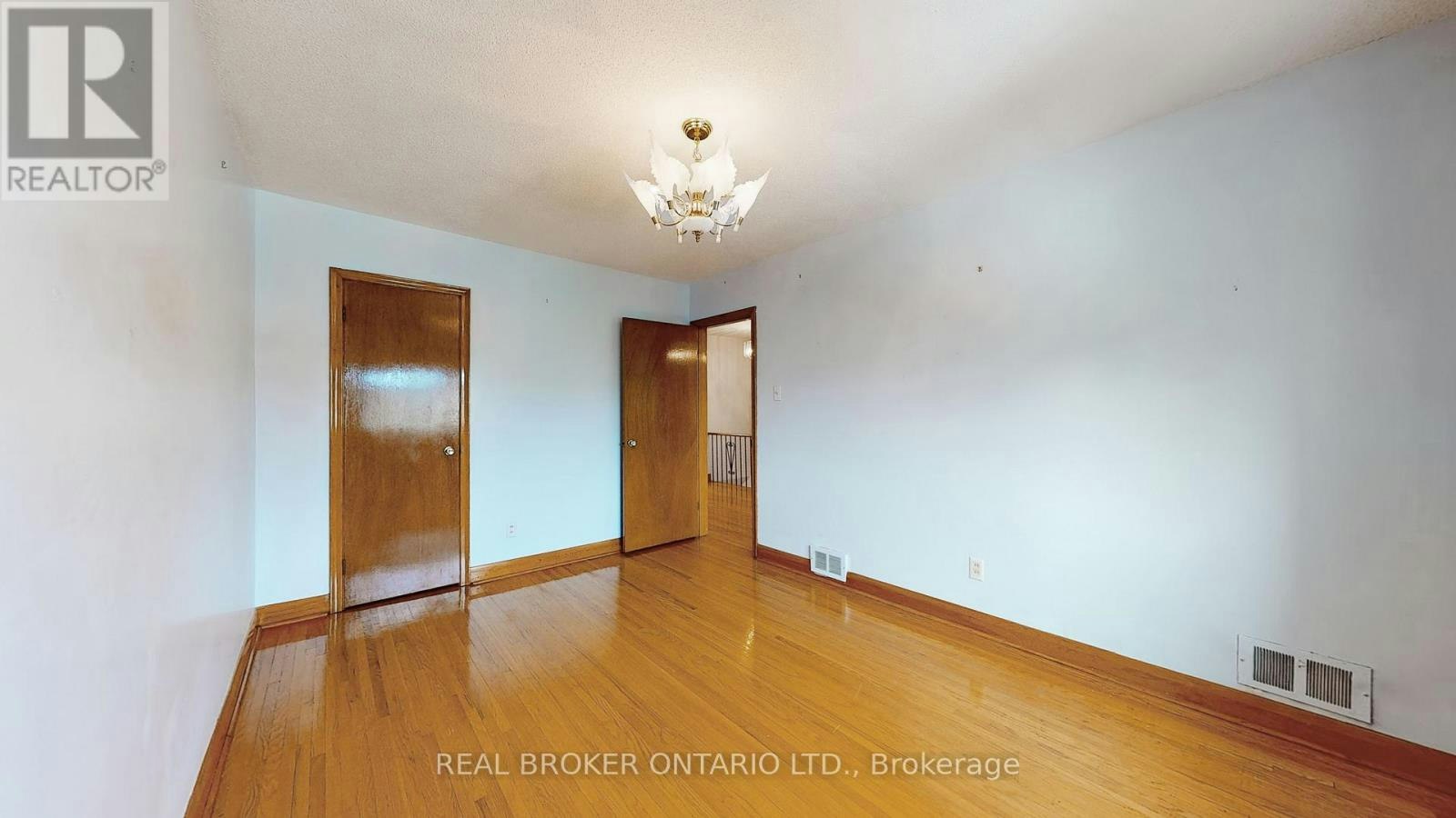 3241 Dufferin Street, Toronto, ON, M6A 2T2 - 23