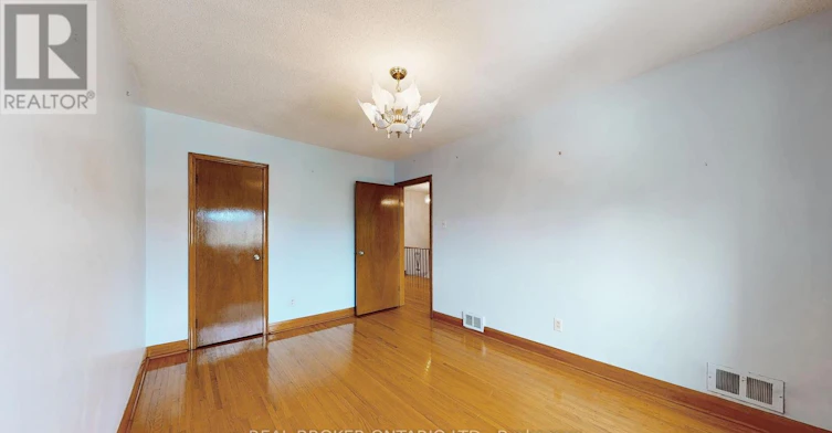 3241 Dufferin Street, Toronto, ON, M6A 2T2 - 23