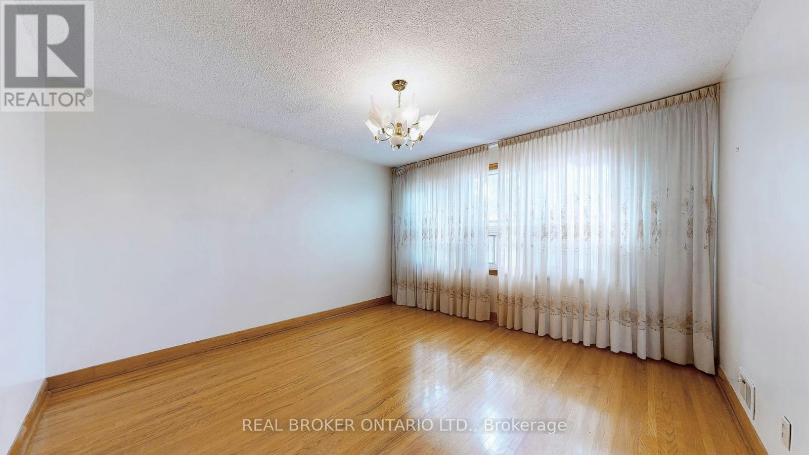 3241 Dufferin Street, Toronto, ON, M6A 2T2 - 17